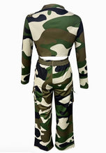 Load image into Gallery viewer, Two Piece Cargo Camo Set