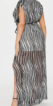 Load image into Gallery viewer, Plus Textured Maxi Dress- Black/White