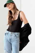 Load image into Gallery viewer, Blue Acid Washed Destroyed Cropped Jeans: Acid Wash Bodi Language for Women