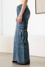 Load image into Gallery viewer, Medium Blue Vintage Wide Leg Cargo Denim Jeans: Vintage Medium Blue Bodi Language for Women