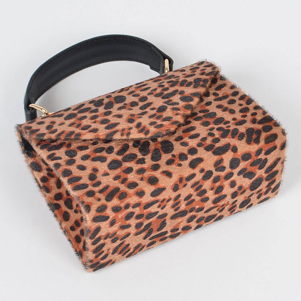 Faux Leo Skin Cross Body Bag: Leopard 3AM BY H&D ACCESSORIES