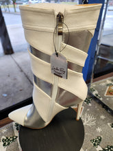 Load image into Gallery viewer, Moos Straps Pump Boots - Bodi Language for Women
