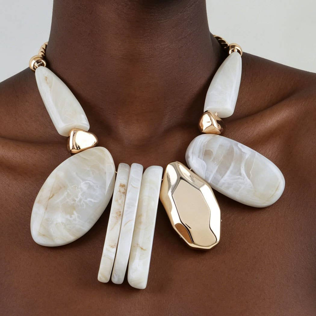 3AM BY H&D ACCESSORIES - Abstract Stacked Stone Statement Necklace: GIV