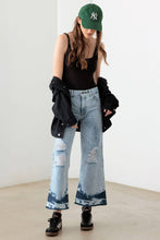 Load image into Gallery viewer, Blue Acid Washed Destroyed Cropped Jeans: Acid Wash Bodi Language for Women
