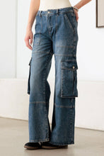Load image into Gallery viewer, Medium Blue Vintage Wide Leg Cargo Denim Jeans: Vintage Medium Blue Bodi Language for Women
