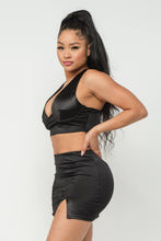 Load image into Gallery viewer, Open Front Wire Detail Top And Skirt Set: Fuchsia
