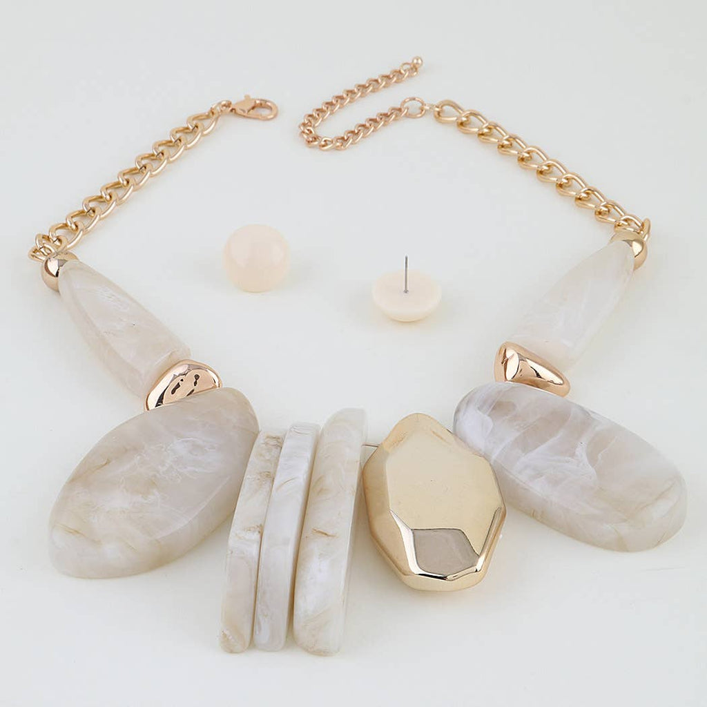 3AM BY H&D ACCESSORIES - Abstract Stacked Stone Statement Necklace: GIV