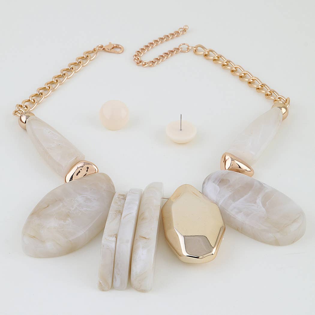 3AM BY H&D ACCESSORIES - Abstract Stacked Stone Statement Necklace: GIV